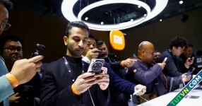 Ngôi vương của Apple và Samsung lung lay bởi Xiaomi