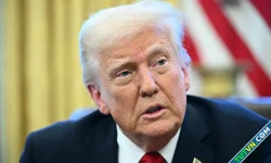 Lý do ông Trump tha thứ cho cố vấn trong bê bối lộ nhóm chat