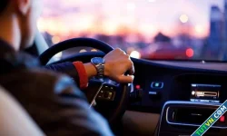 Tôi phát bực vì thói quen lái ôtô 'như ăn cướp' của chồng