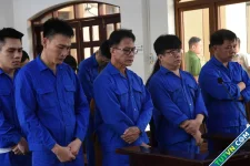 Băng nhóm lợi dụng quen biết CSGT để 'bảo kê xe' lĩnh án