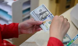 Giá USD ngân hàng lần đầu lên 26.000 đồng