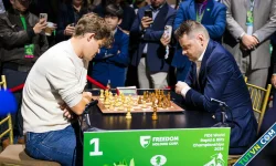 Được mặc quần bò, Carlsen trở lại đánh giải cờ chớp thế giới