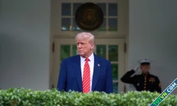 Kinh tế kiềng ba chân của ông Trump lung lay-1.webp