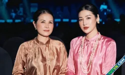 Phong cách đồng điệu của á hậu Tú Anh và mẹ-1.webp