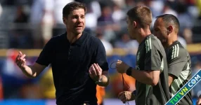 Máy bay chở Real Madrid bay vòng vòng mãi mới hạ cánh HLV Alonso phải hủy họp báo trước đại c...webp