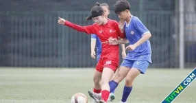 Thắng thuyết phục Sơn La U16 nữ Phong Phú Hà Nam giành lại ngôi đầu từ tay Hà Nội-1.webp