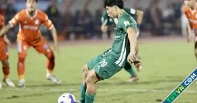 Công Phượng và Bình Phước đương đầu với khó khăn Cửa thăng hạng VLeague không mở toang-1.webp