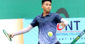 Tài năng 22 tuổi kế thừa Lý Hoàng Nam Bố mẹ mở quán phở cạnh sân tiện chăm con-1.webp