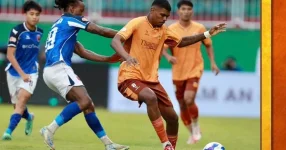 Thua đậm trận ra quân VLeague HLV HAGL 039tôi không lo rớt hạng039 HLV Anh Đức tôi rất vui-1.webp