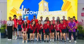 Đội tuyển bóng chuyền nữ Việt Nam đã đến Thái Lan đấu giải thế giới được chào đón ấm áp-1.webp