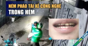 Hai tài xế xô xát đến mẻ răng, ném pháo trong hẻm ở TP.HCM