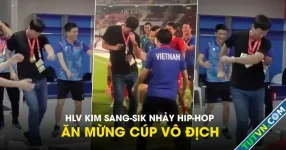 Giữ lời hứa, HLV Kim Sang-sik nhảy hip-hop ăn mừng cúp vô địch AFF Cup 2024