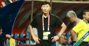 HLV Kim Sang-sik có nguy cơ bị ‘treo giò’ ở AFF Cup 2024