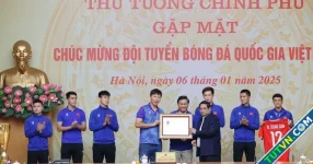 Thủ tướng trao tặng Huân chương Lao động hạng nhất cho đội tuyển Việt Nam