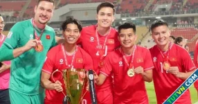 Nguyễn Filip cùng ai sang Philippines sau chức vô địch AFF Cup?