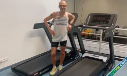 Runner Slovakia chạy hơn 900 km trên máy trong 7 ngày