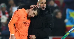 Hành động lạ của Pep Guardiola sau khi chia tay vợ, Man City đánh rơi chiến thắng