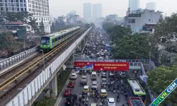 Gia đình tiết kiệm hơn 15 triệu mỗi tháng nhờ metro