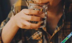 Súc họng, rửa mũi bằng nước muối có giúp phòng cúm?
