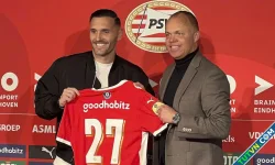 Bố mẹ đòi tiền trợ cấp dù bỏ rơi cựu tiền đạo Arsenal lúc 2 tuổi