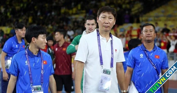 Đến lúc HLV Kim Sangsik nhào nặn tương lai bóng đá Việt Nam-1.webp