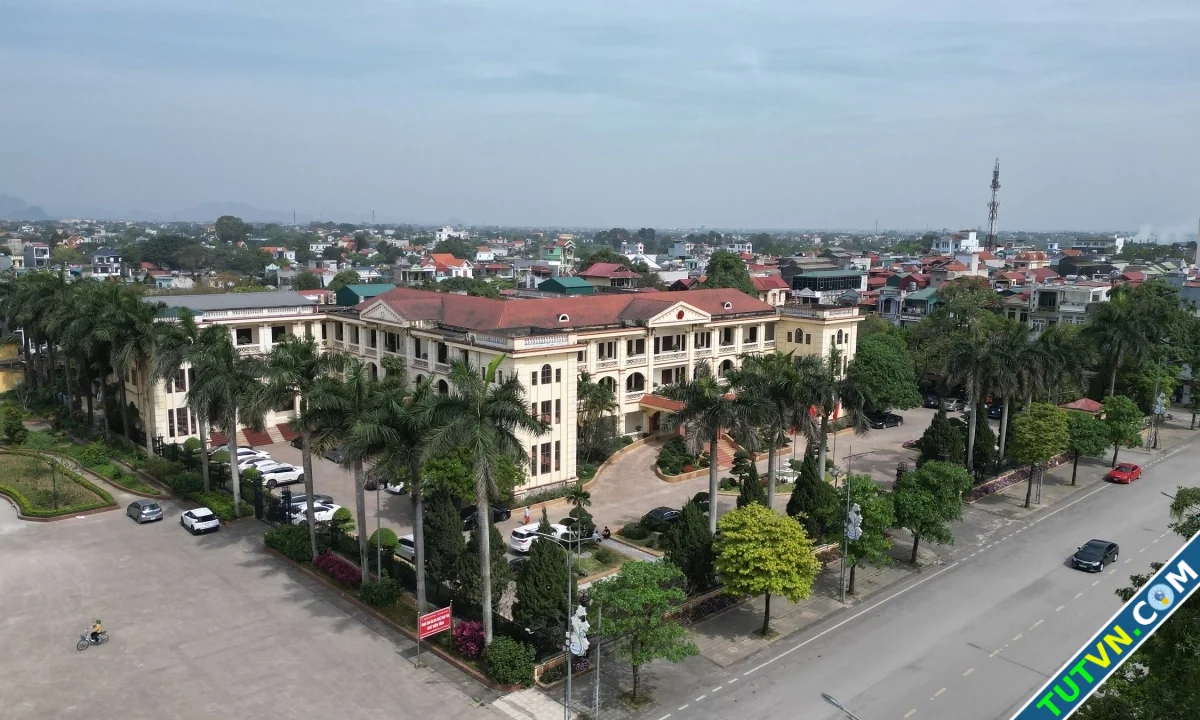 Địa phương được duy trì nhiều trụ sở làm việc giai đoạn đầu sáp nhập-1.webp