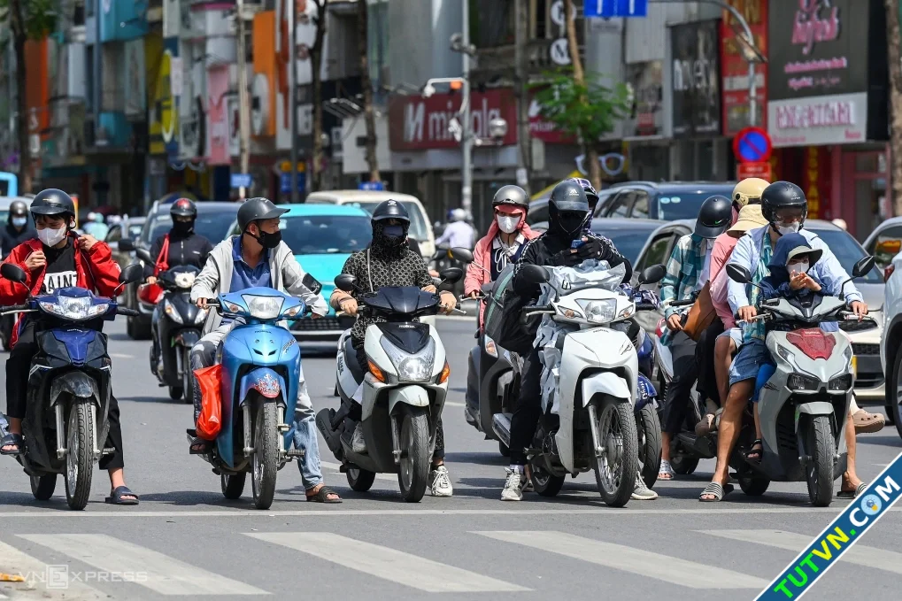 Điểm tin 21h Tăng quyền Chủ tịch UBND để bộ máy mới vận hành thông suốt | Bỏ quy định mỗi gia...webp