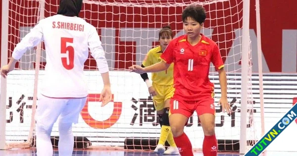 Đội futsal nữ Việt Nam soi kỹ bất lợi của Nhật Bản trận tứ kết đá giờ hiểm-1.webp