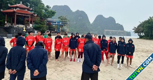 Đội tuyển nữ Việt Nam tập dưới mưa nhẹ do ảnh hưởng bão số 3 Huỳnh Như sang Úc làm gì-1.webp