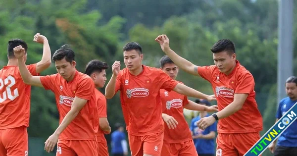 Đội tuyển Việt Nam chuyển sân 039sang xịn mịn039 không phải vừa tập vừa ngắm ô tô-1.webp