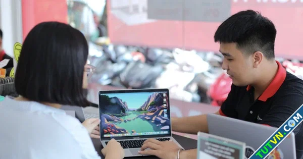 FPT Shop triển khai chương trình ưu đãi mua sắm mới cho học sinh tân sinh viên-1.webp