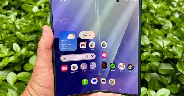 Galaxy Z Fold7 hút khách ngoài sức tưởng tượng của Samsung-1.webp