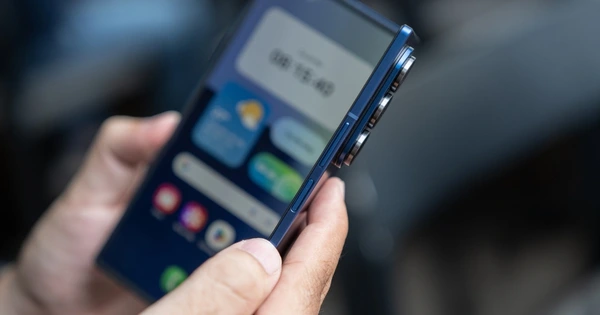 Galaxy Z Fold7 thắng áp đảo trong bình chọn smartphone cao cấp nửa đầu 2025-1.webp