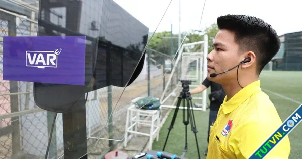 Giảng viên FIFA giám sát chặt chẽ chấm điểm trọng tài VAR khóa 4 Sẽ đánh trượt nếu-1.webp