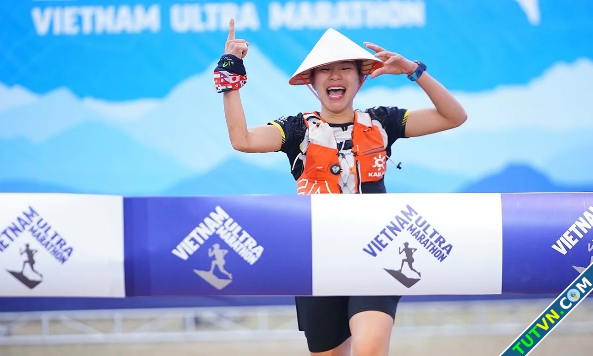 Hà Hậu thắng vang dội ở Vietnam Ultra Marathon 2025-1.webp