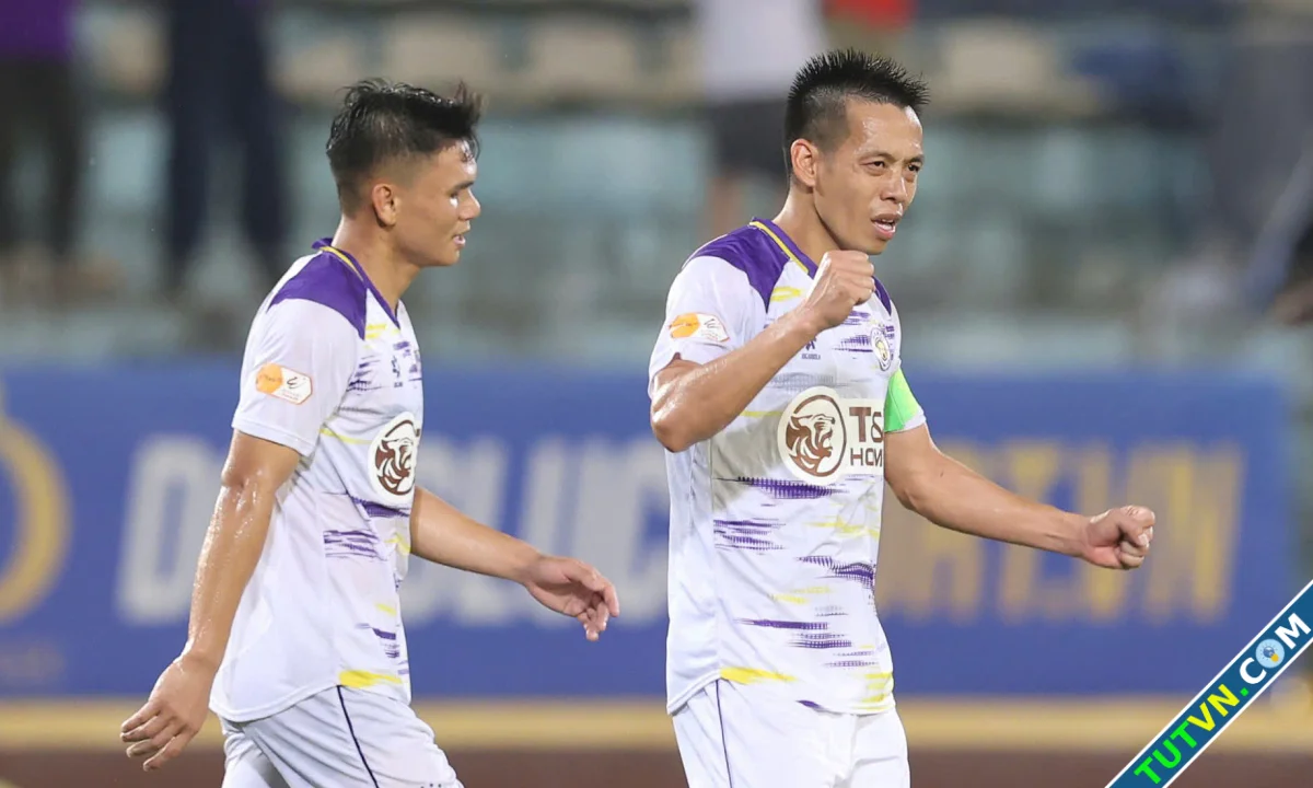 Hà Nội FC bám đuổi Nam Định bằng trận thắng đậm nhất mùa-1.webp