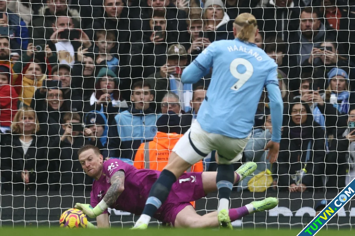 Haaland đá hỏng phạt đền trong trận hòa của Man City-1.webp