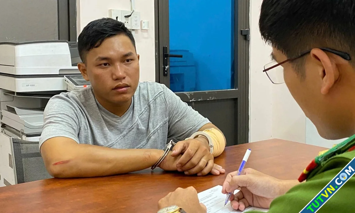 Hai nghi phạm cướp tiệm vàng ở TP HCM bị bắt-1.webp