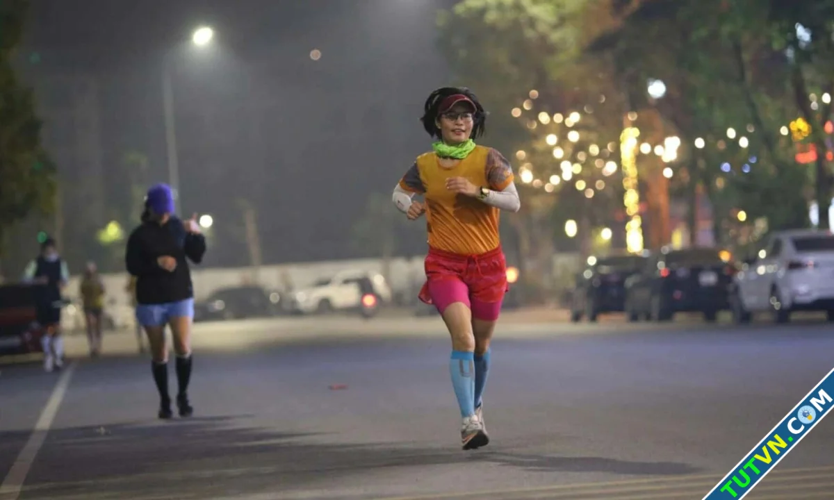 Hai runner Việt chạy gần 240 km trong 24h-1.webp