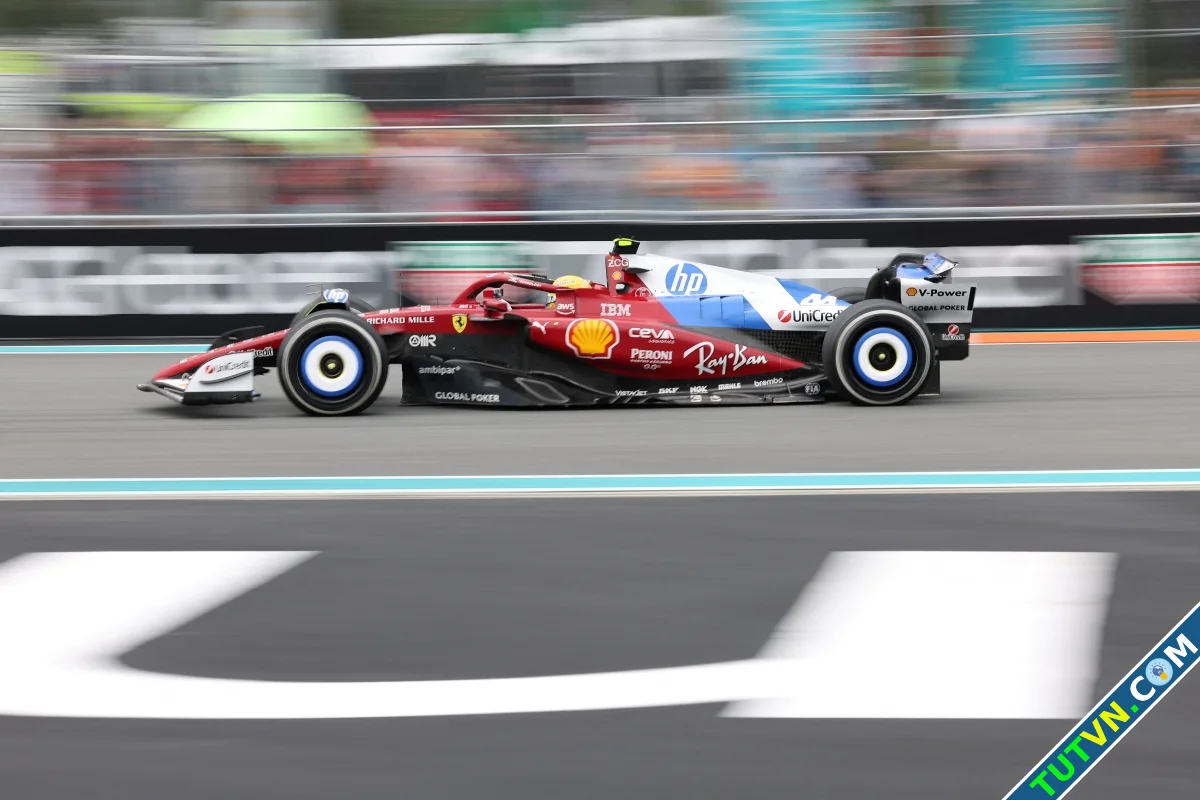 Hamilton Mời các chỉ đạo viên Ferrari ra uống trà để tôi tự đua-1.webp