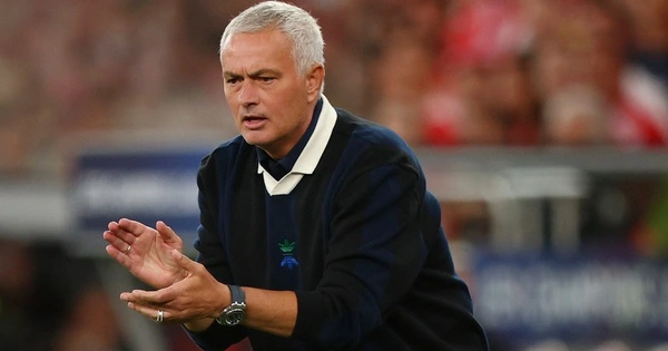 HLV Mourinho bất ngờ trở lại dẫn dắt CLB từng khiến mình bị mất việc-1.webp
