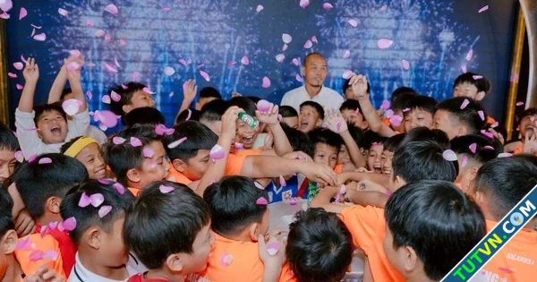 Hơn 1 thập kỷ cựu cầu thủ Lưu Ngọc Hùng chắp cánh ước mơ cho nhiều tài năng trẻ-1.webp