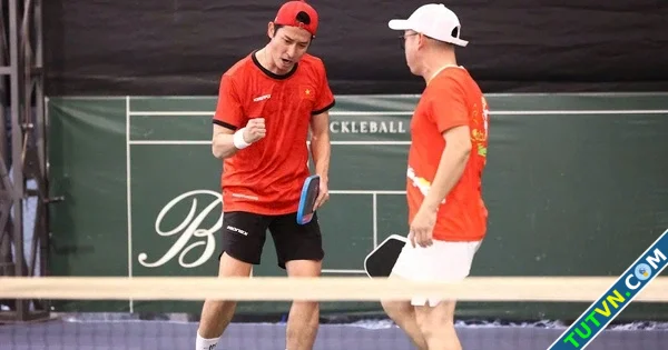 Huy Khánh săn thưởng khủng giải pickleball Newwave Sasa Cup 2025 Doanh Nhân và Nghệ sĩ-1.webp