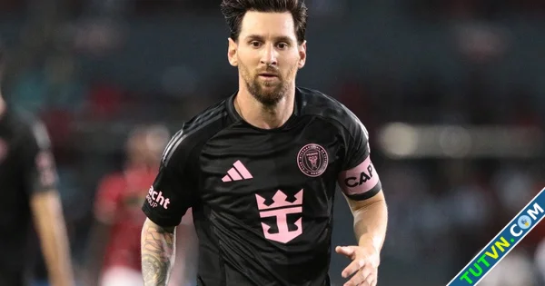 Inter Miami bán hết vé mùa 2025 vì Messi ra mắt áo đấu giống đội tuyển Argentina-1.webp