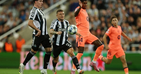 Kép phụ thay Yamal làm điều khiến HLV Hansi Flick phấn khích Barca thắng hú vía Newcastle-1.webp