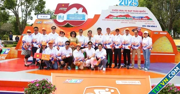 Khách hàng Tôn Đông Á hào hứng cổ vũ Cúp xe đạp truyền hình TPHCM-1.webp