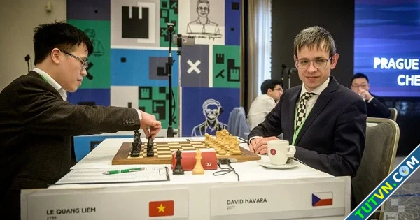 Kỳ thủ Lê Quang Liêm 039vua hòa039 tại giải Prague International Chess Festival 2025-1.webp