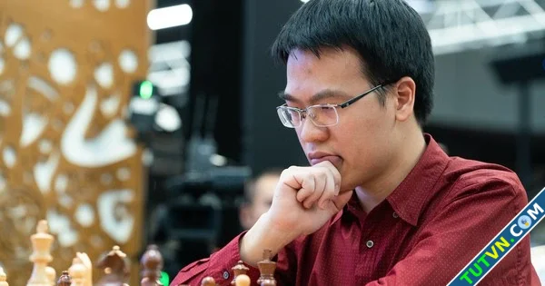 Lê Quang Liêm xuất sắc đánh bại cựu vua cờ của Ấn Độ Vô địch Leon Masters 2025-1.webp
