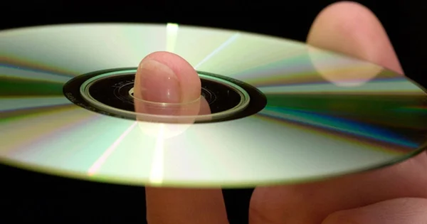 Lịch sử thú vị của chiếc đĩa CD huyền thoại-1.webp