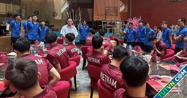 Lộ diện trưởng đoàn U23 Việt Nam người từng gọi HLV Kim Sangsik là anh Sáu-1.webp